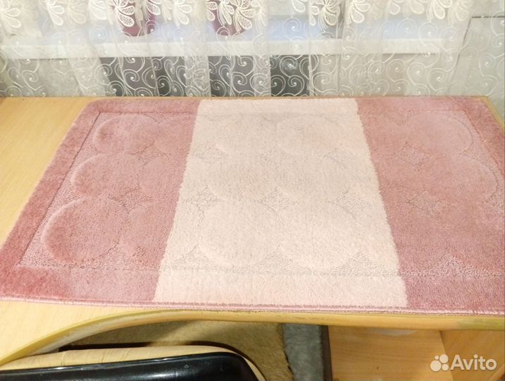 Шторка и коврик для ванной