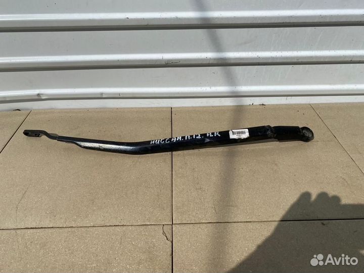 Поводок дворника правый Nissan Primera P12