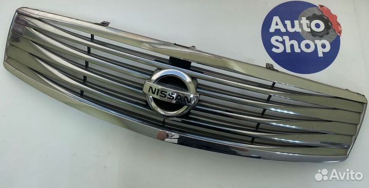 Решетка радиатора Nissan Skyline 35