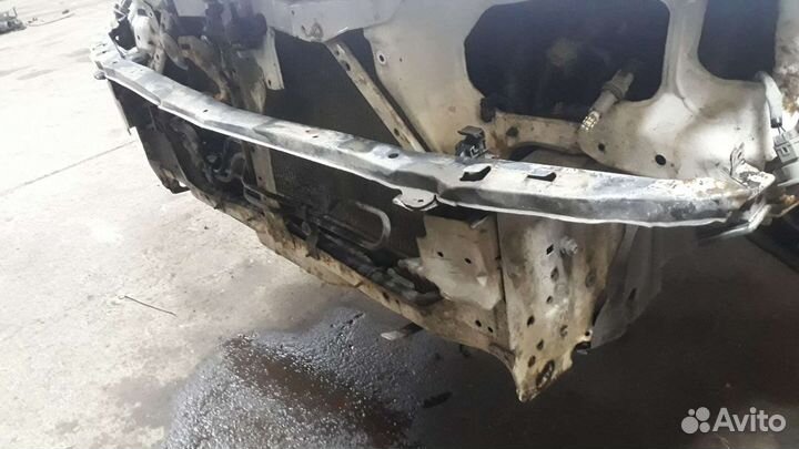 Усилитель бампера nissan ad y11