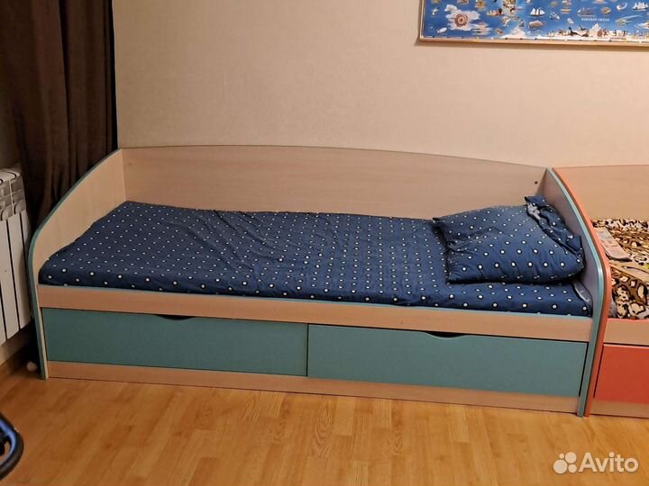 Детская кровать с выдвижными ящиками