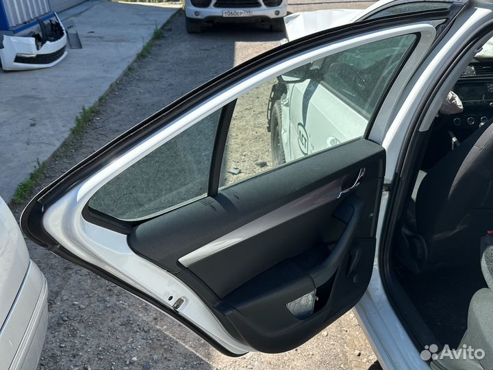 Дверь задняя левая skoda octavia a7