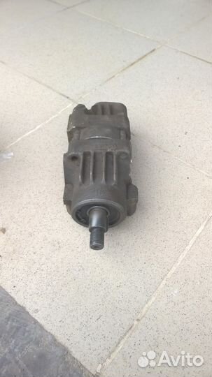 Насос гидроусилителя для грузовика