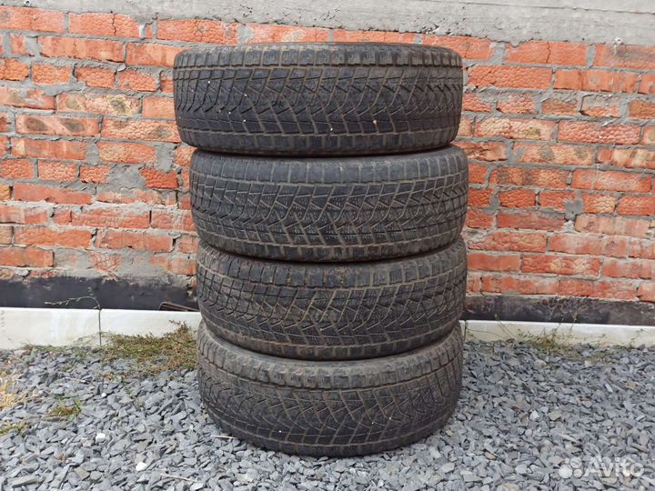 Bridgestone Blizzak DM-Z3 225/60 R17