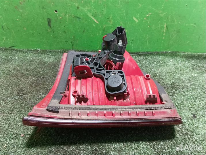 Фонарь задний внутренний левый Citroen C5 2009