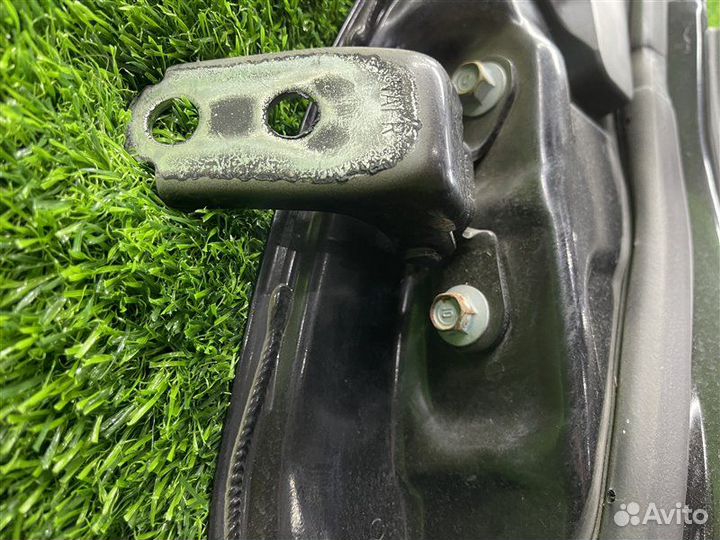 Петли двери передние правые Honda Fit GE6 L13A