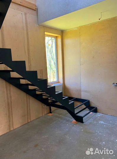 Поворотная лестница