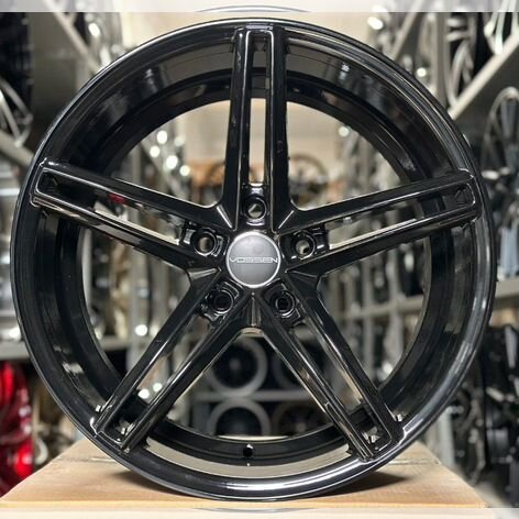 Литые диски Vossen CV5 8.5×R18 5×114.3