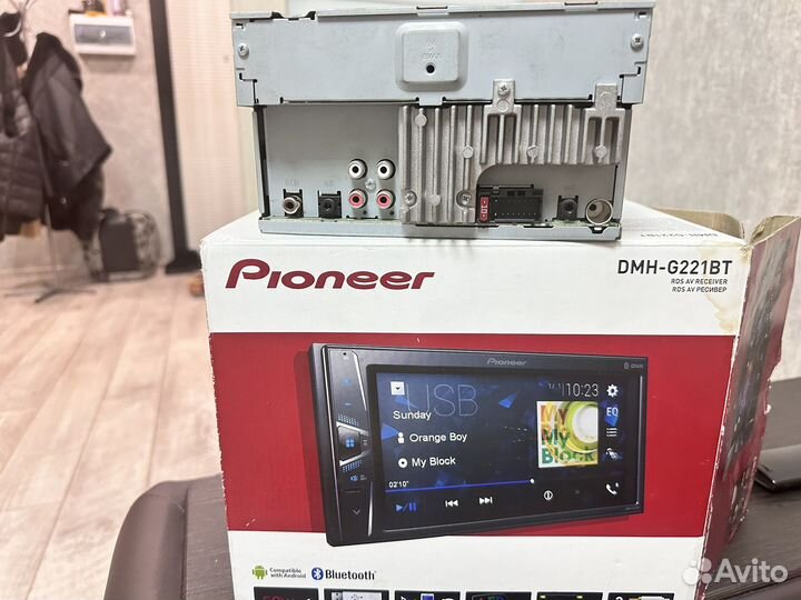 Pioneer DMH-G221BT