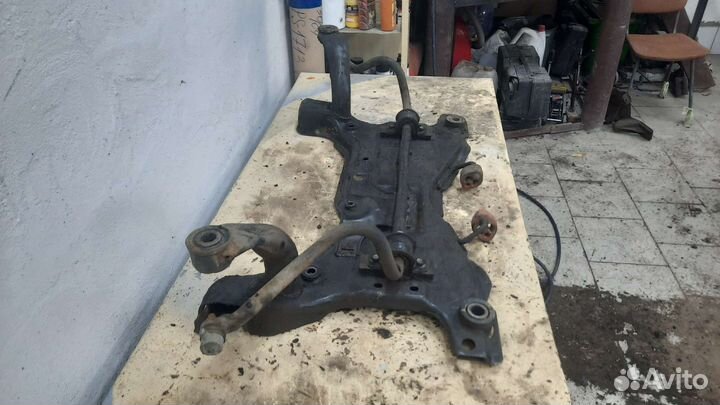 Подрамник передний (балка подвески) mazda 3 bk