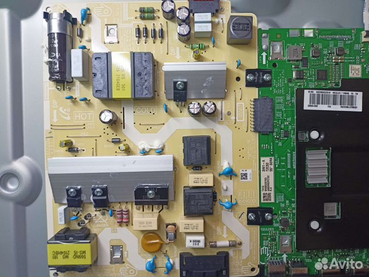 Samsung ue50au7170 на запчасти битая матрица