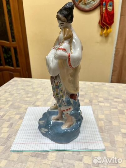 Статуэтка «Майская ночь«