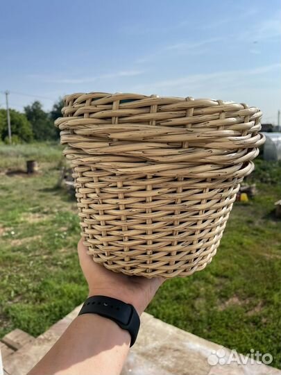 Кашпо из ротанга