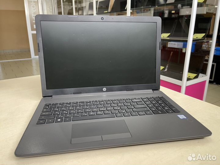 Отличный Ноутбук HP Core i3-7Gen/8gb/SSD