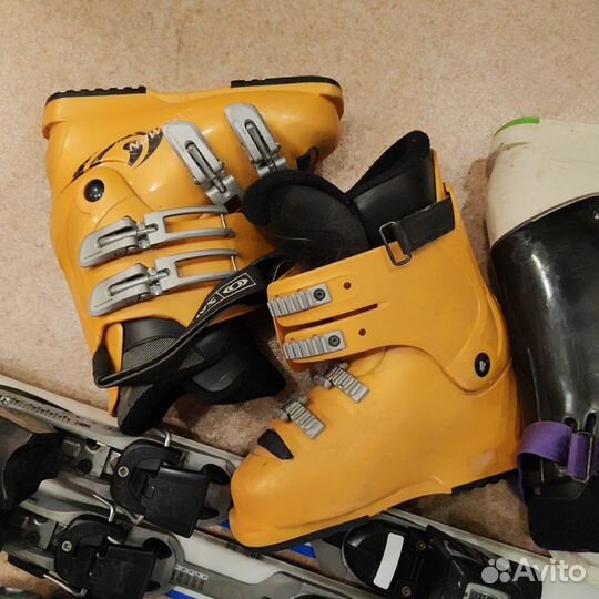 Горные лыжи и ботинки