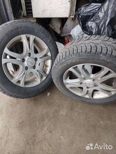 Зимняя резина r15 на оригинальных дисках Мазда 3
