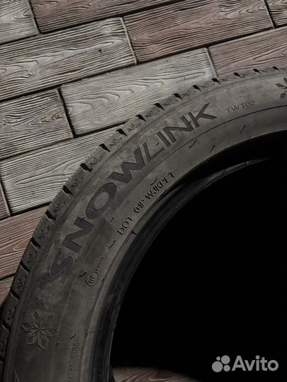 Triangle Snowlink TWT02 235/55 R20