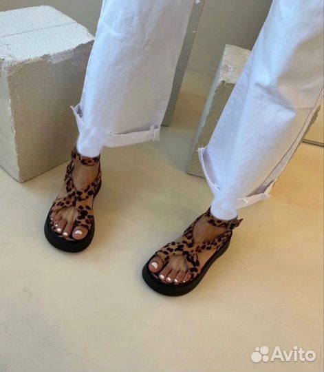 Босоножки женские