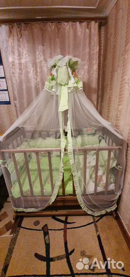 Кроватка в комлекте с принадлежностями