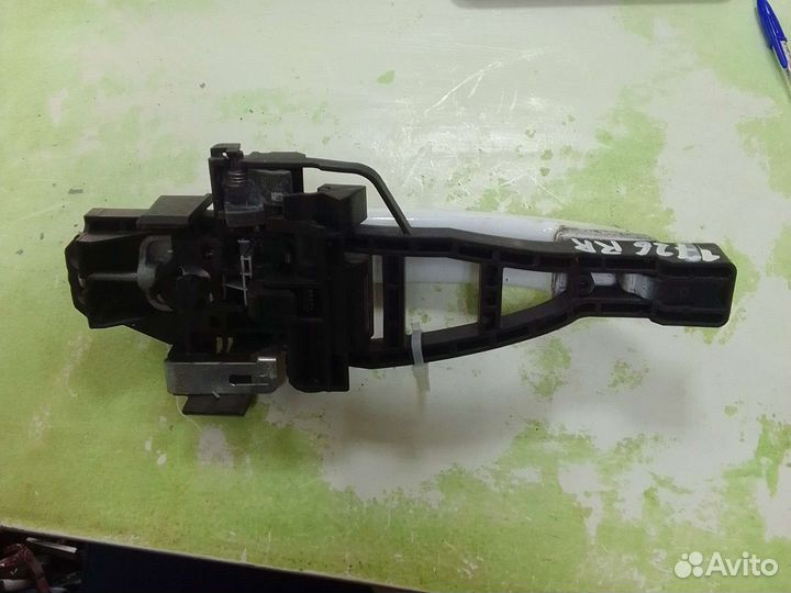 Ручка двери внешняя Ford Focus 3