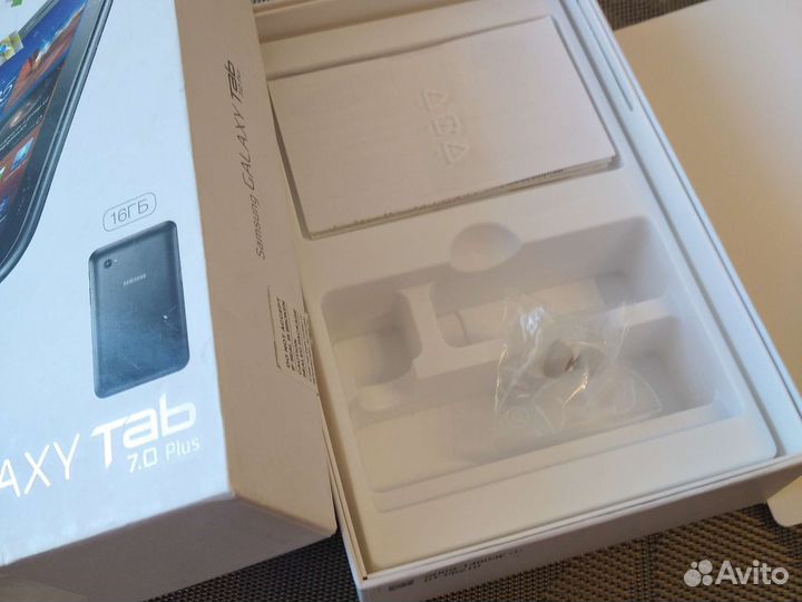 Коробка от планшета Samsung Galaxy Tab 7.0 Plus