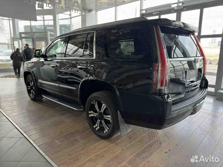 Cadillac Escalade 6.2 AT, 2016, 151 027 км