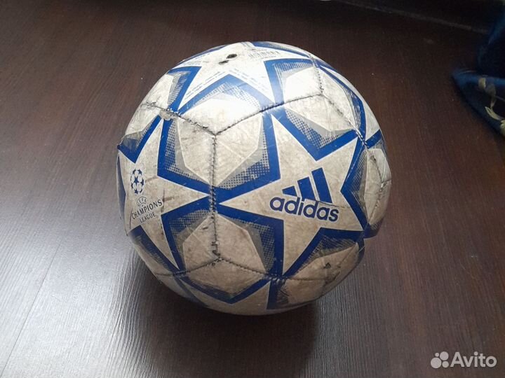 Футбольный мяч adidas лига чемпионов