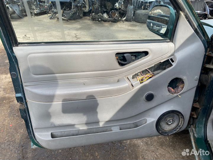 Дверные обшивки Chevrolet Blazer 2 S15