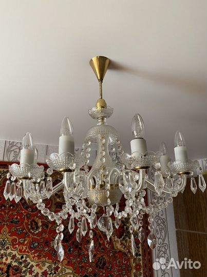 Хрустальная люстра