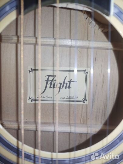 Акустическая гитара