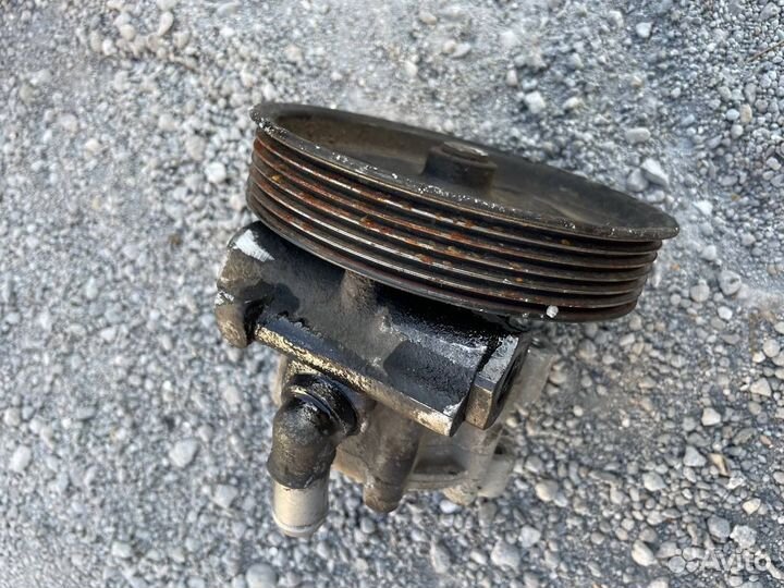 Насос гура Nissan almera g15