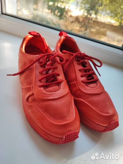 Кожаные кроссовки 38