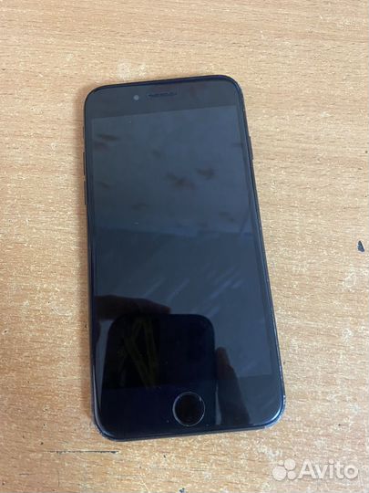 Телефон iPhone 7