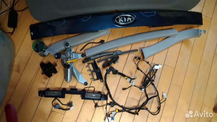 Подсветка номера крышки богажника Киа Каренс 2