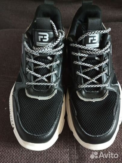 Кроссовки женские 39 размер новые