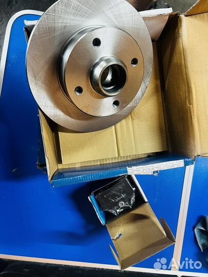 Тормозные диски, колодки, комплект