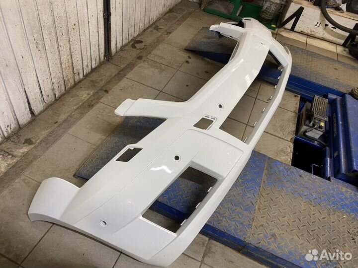 Бампер на мердселц GLK новый в цвет