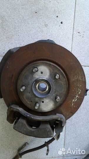Передняя цапфра ступица на toyota Corolla 150
