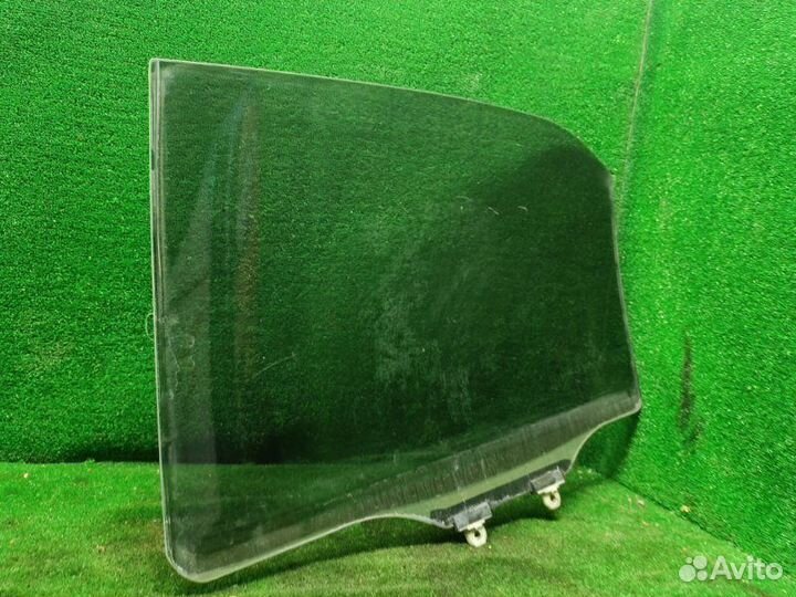 Боковое стекло заднее правое Mitsubishi Lancer 9
