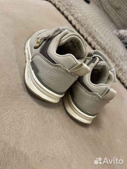 Кроссовки детские