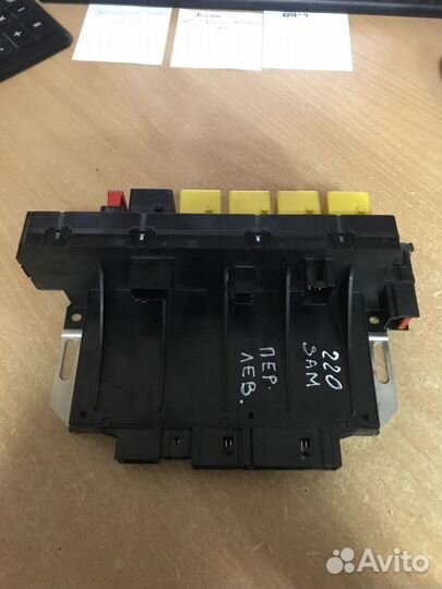 Мерседес 220 блок SAM передний левый