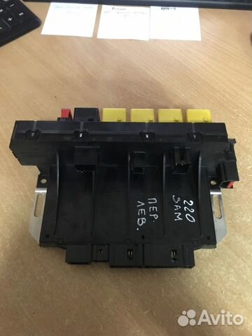 Мерседес 220 блок SAM передний левый