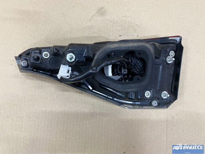 Оптика задняя (левой стороны) Тойота Королла Е210