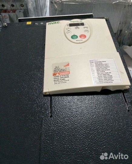 Преобразователь Schneider Electric ATV212HD22N4