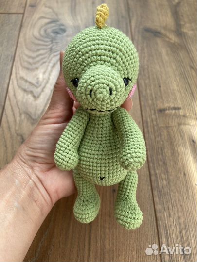 Игрушка вязанная Динозавр