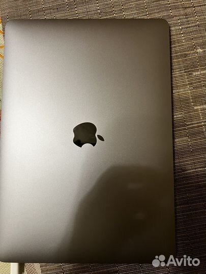 Apple MacBook air 13 2020 m1 8gb 256 (3 цикла)