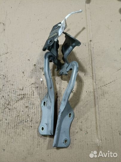 Петля капота Nissan X-trail NT31