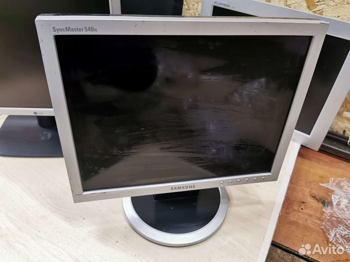 Мониторы 4шт 15-19 дюймов