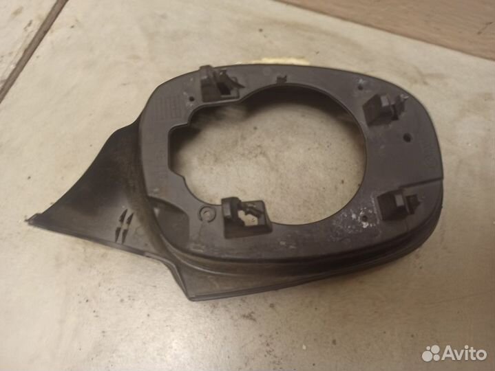 Накладка зеркала левого