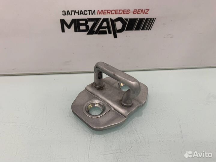 Петля замка двери Mercedes W222